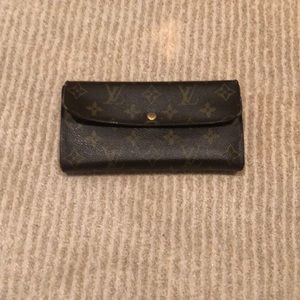 Louis Vuitton Sarah Monogram wallet